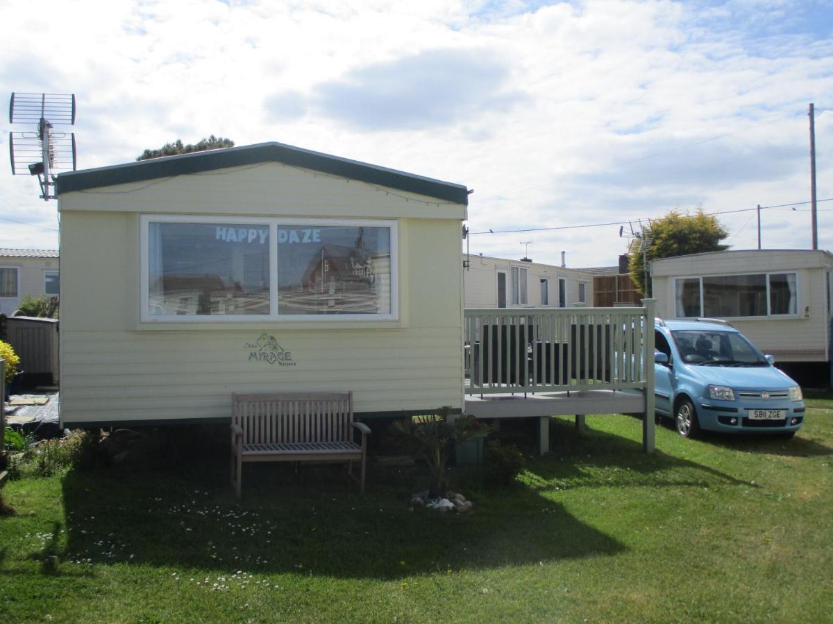 Happydaze Caravan Bacton  Exterior photo