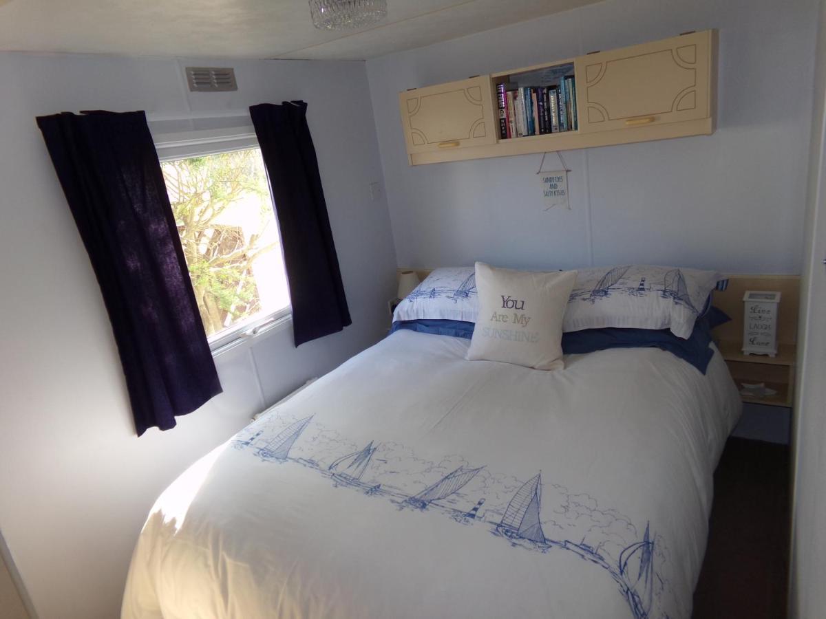 Happydaze Caravan Bacton  Exterior photo