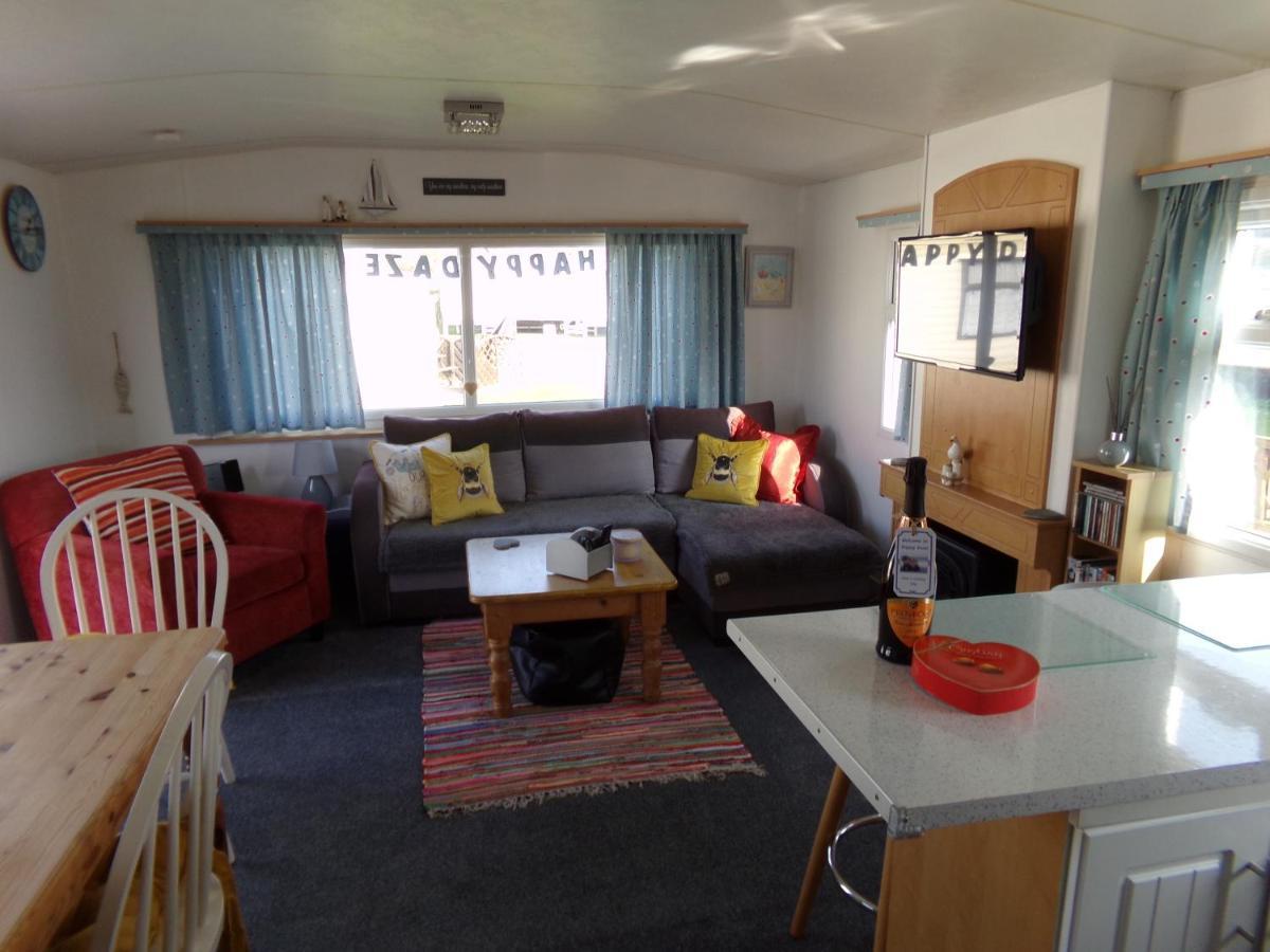 Happydaze Caravan Bacton  Exterior photo